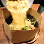 PHUKET ORIENTAL - 鉄鍋ソフトシェルクラブのカレー卵炒