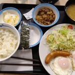 松屋 - ソーセージエッグダブル定食