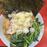 横浜家系ラーメン 黄金家 - 料理写真: