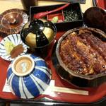 あつた蓬莱軒 松坂屋店