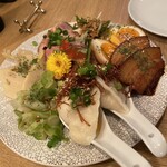 Chuuka Baru Sakurai - 前菜盛り合わせ2人前（水餃子、生ザーサイ、メンマ、チャーシュー、よだれ鶏、煮卵、角煮、中華クラゲ）