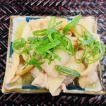 うどん たかしま - 鶏皮煮（100円）