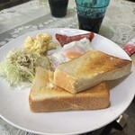 喫茶イーズ - 洋食(目玉焼きとハム)