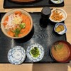 丸海屋 - 漬けサーモン丼
