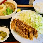中華飯店 福源 - 本日のＢ定食は豚カツ定食＋ミニラーメン