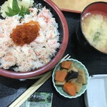 でか盛り海鮮問屋 - 期間限定かにいくら丼
