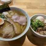 豊潤煮干醤油一生麺a.k.a.ラーメン森 - 