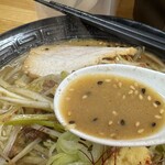 龍月 - ほらほら、食べたくなりますよね。食べたい方は行ってくださいな〜。多分永年ネギ味噌ラーメン会員になっちゃいそう。