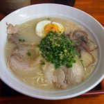 須彌亭 - 豚骨ラーメン５００円