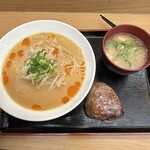 Taishuushokudou Handaya - 味噌ラーメン、ハーフ豚汁、焼きおにぎり