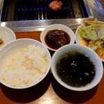 焼肉市場 明月館 - ランチに付くライスとスープ