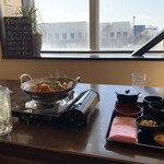 お食事処りんくう茶屋 - 『納得セット』で選べる赤鍋定食　　ハイボール