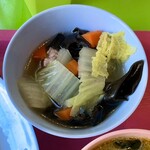 Gapao Kaogen - ランチセルフサービスのスープ