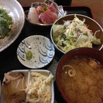 大阪産料理 空 - サラダ、味噌汁、小鉢