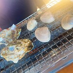 Hamachaya Yamashou - ハマグリ4個/1,500
                      牡蠣4個/1,500