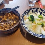 中国料理 美珍樓 - 麻婆豆腐＆海老塩あんかけ焼きそば