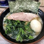 Musashiya - ラーメン並、味玉、ほうれん草増し。