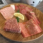 焼肉&手打ち冷麺 二郎 - 三郎セットのお肉