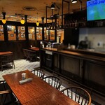 The CorkScrew Bar&Grill - 「ファサードテーブル席」から見た店内シーン。