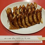 ぎょうざのじんべえ 明石店 - 
