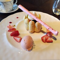 DINING & BAR TABLE 9 TOKYO - 