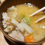 とんかつ とみた - ゴマの風味香る豚汁