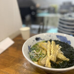 うどん　かめや - カウンターのせお洒落撮影