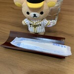 スパイスカレーキッチン居酒屋タラ - おしぼり。ちゃんとトレーに乗せて来てくれる。