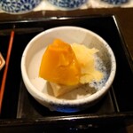 創菜ダイニング 裕庵 - ◯かぼちゃと高野豆腐
柔らかく煮られているかぼちゃと
只のマッシュポテトと思いきや
りんごらしき甘味と爽やかさを感じるマッシュポテト❕