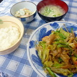 大連ラーメン - ホルモン定食 ￥680。唐辛子の効いた甘辛い味噌味で、ホルモンにも臭みがなく、すごくおいしかったです！期待をはるかに上回りました。