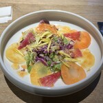 Kasuteri Na - 前菜のチョップサラダ。華やかで食べるのが惜しい