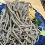 Tora Soba - 麺はゴワっとして太麺タイプです。