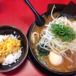 豚骨醤油ラーメン 王道家 - 