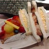 ケンジントン・ティールーム - 料理写真:ケンジントンセットのサンドイッチとチョイスしたフルーツタルト。