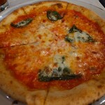 800° Degrees Neapolitan Pizzeria - マルゲリータ1280円にアンチョビトッピング350円