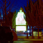 マハトマ - 店舗看板。