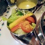 マハトマ - ターリーのサラダ。