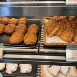 MAISON KAYSER - パン オ ショコラとショソン オ ポム