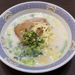 大衆中華ホサナ - ガウラーメン、チーズ