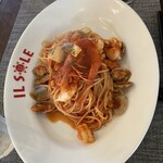 トラットリア イルソーレ - 　義兄の　海の幸いっぱいのトマトソースパスタ