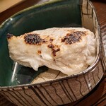 勢麟 - 振り塩して炭火焼き。器がギューギューww