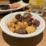 炭火串焼と旬鮮料理の店 炭吉 - 砂肝ニンニク揚げ