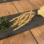 金町製麺 - ほうれん草の胡麻和え、きんぴらごぼうとポテトサラダ