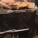 焼鳥 幽霊 - 捌きたてのももを炭火で焼きます！