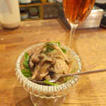 カフェ エ バール ドゥー - 今日のお通しはキノコのパリネ、お酒はロゼのスパークリング☆