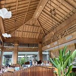 The Ritz-Carlton Lounge & Bar - 