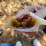 御菓子司 わかば - 梅風味の餡かと思ったら刻んだ梅