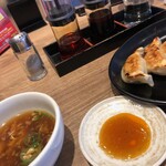 GYOZA OHSHO - 餃子と玉子スープ