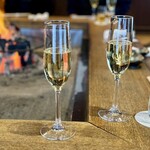 柳家 - 囲炉裏とシャンパン