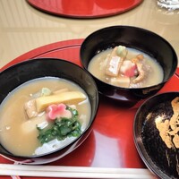 加賀屋 銀座店 - 向こう側　鴨の治部煮　手前　野菜の治部煮